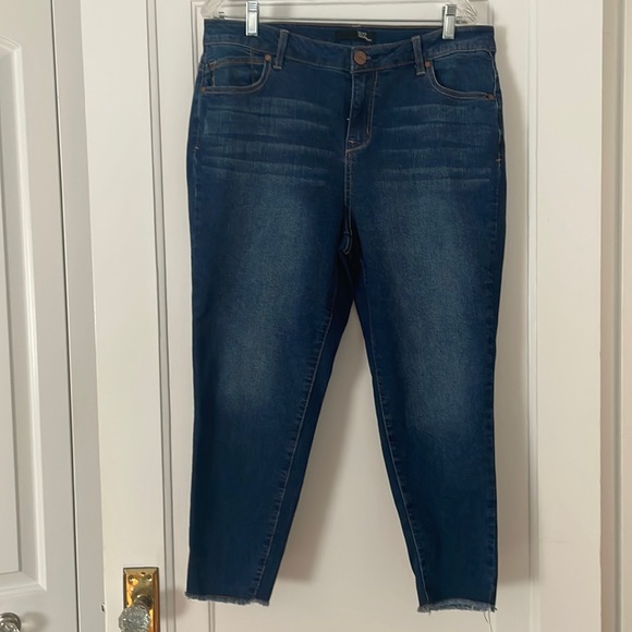 1822 Denim Denim - 1822 Cropped Ankle Length Denim Jeans with Frayed Hem Size 16W